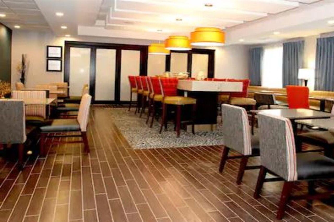 Hampton Inn- Suffolk Eksteriør bilde