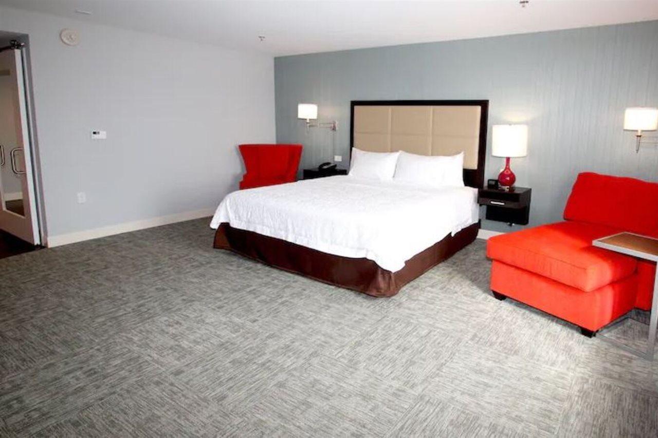 Hampton Inn- Suffolk Eksteriør bilde