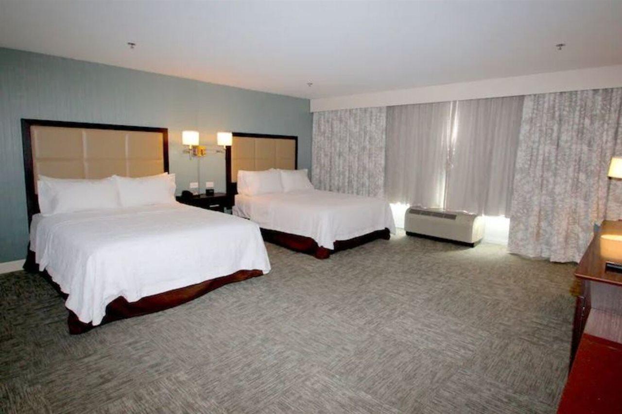 Hampton Inn- Suffolk Eksteriør bilde