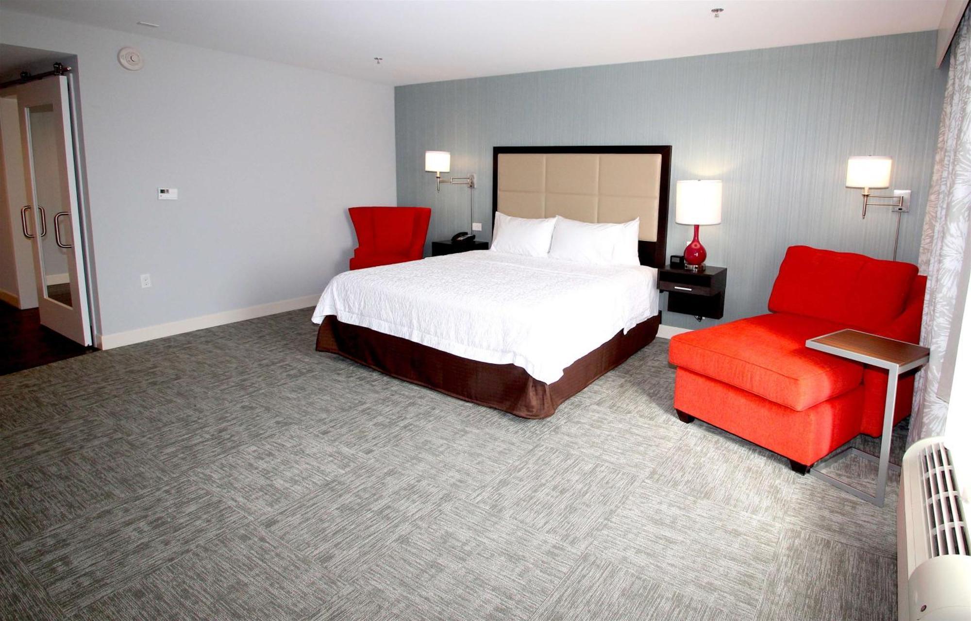 Hampton Inn- Suffolk Eksteriør bilde