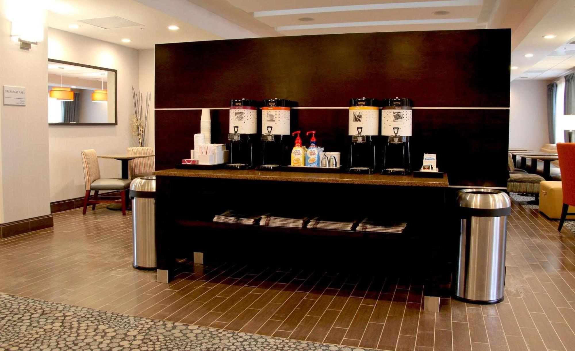 Hampton Inn- Suffolk Eksteriør bilde