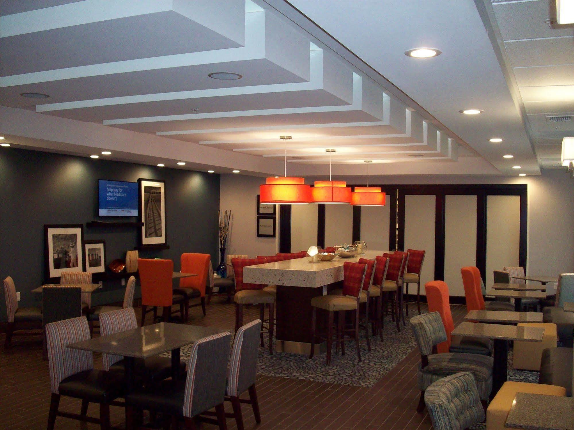 Hampton Inn- Suffolk Eksteriør bilde