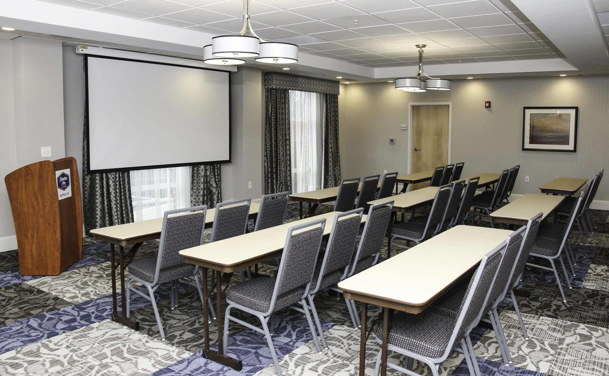 Hampton Inn- Suffolk Eksteriør bilde