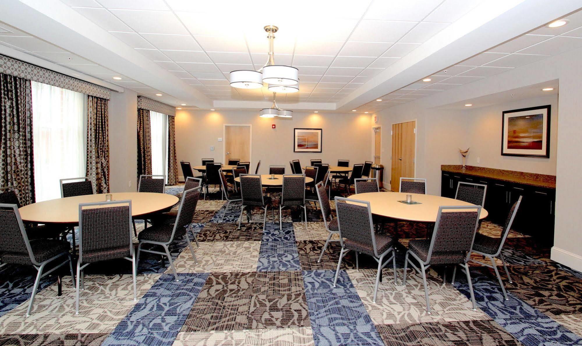 Hampton Inn- Suffolk Eksteriør bilde